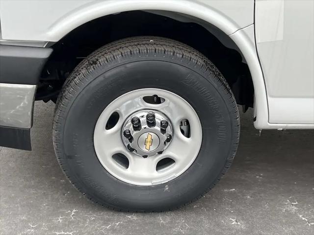 2025 Chevrolet Express Cargo Van RWD 2500 Regular Wheelbase WT