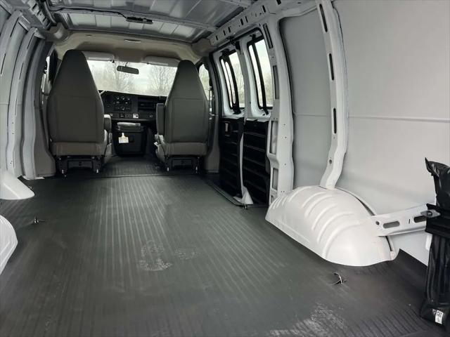 2025 Chevrolet Express Cargo Van RWD 2500 Regular Wheelbase WT