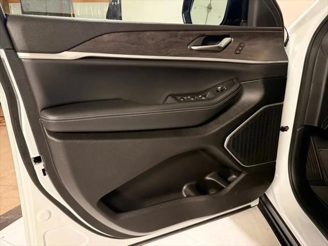 2025 Jeep Grand Cherokee L Limited 4x4