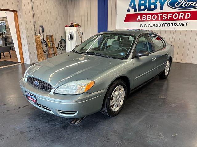2006 Ford Taurus SE