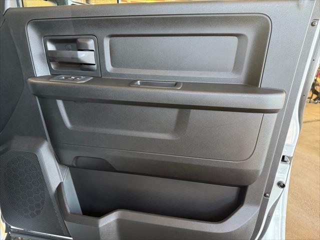 2026 Ram 2500 Black Express Crew Cab 4x4 6'4" Box