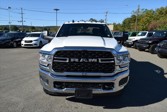 2024 RAM 3500 Big Horn Crew Cab 4x4 64 Box 2024 RAM 3500 Big Horn Crew Cab 4x4 64 Box