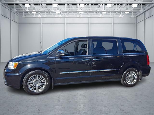 2016 Chrysler Town and Country Touring-L Anniversary Edition