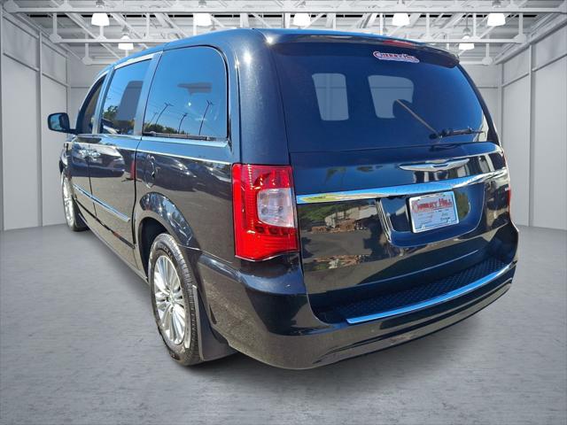 2016 Chrysler Town and Country Touring-L Anniversary Edition