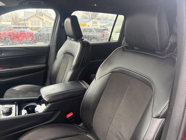 2023 Jeep Grand Cherokee L Altitude 4x4