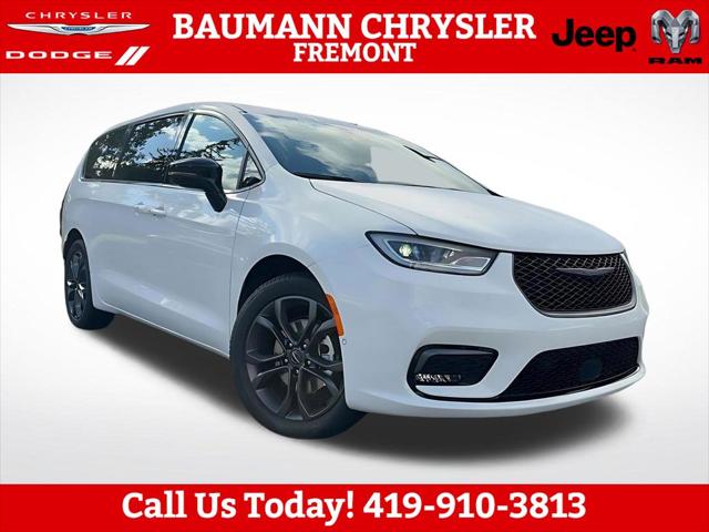 2026 Chrysler Pacifica Select for sale in Freemont, OH