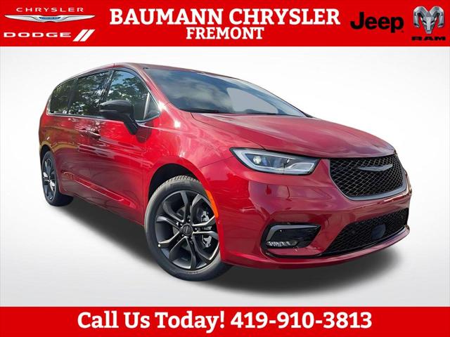 2026 Chrysler Pacifica Select for sale in Freemont, OH