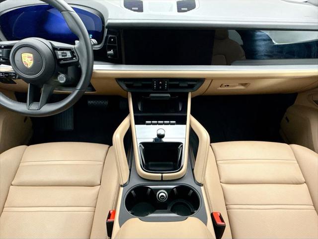 2025 Porsche Cayenne Unknown