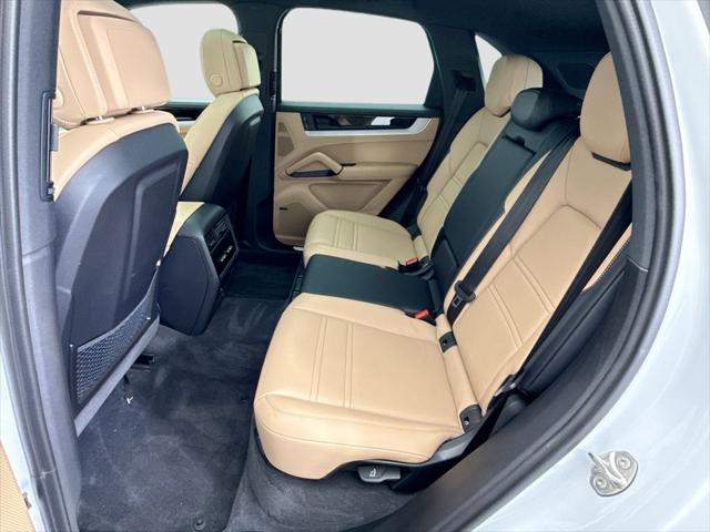 2025 Porsche Cayenne Unknown