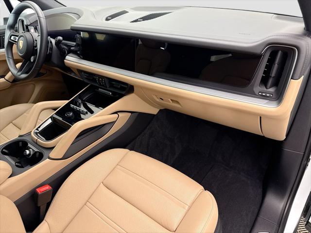 2025 Porsche Cayenne Unknown