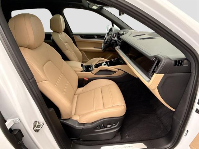 2025 Porsche Cayenne Unknown