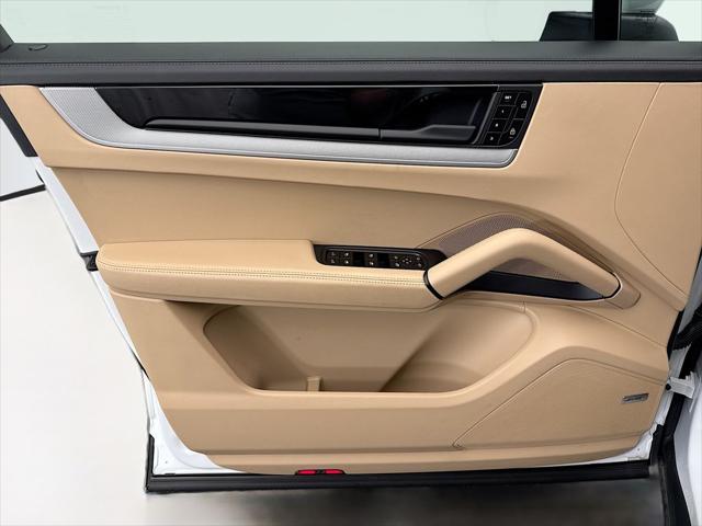 2025 Porsche Cayenne Unknown
