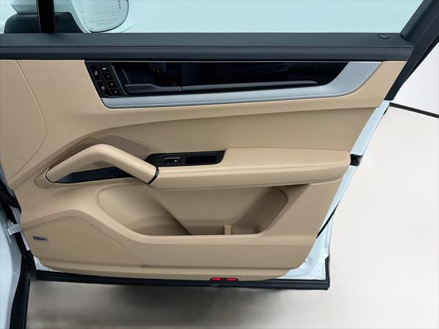 2025 Porsche Cayenne Unknown