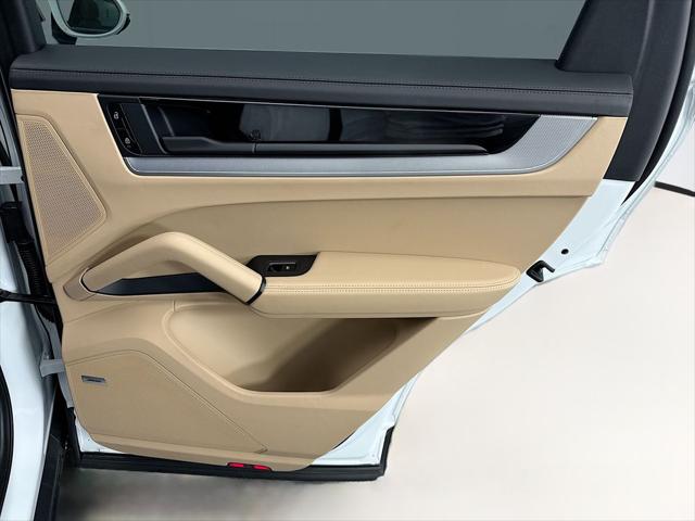 2025 Porsche Cayenne Unknown