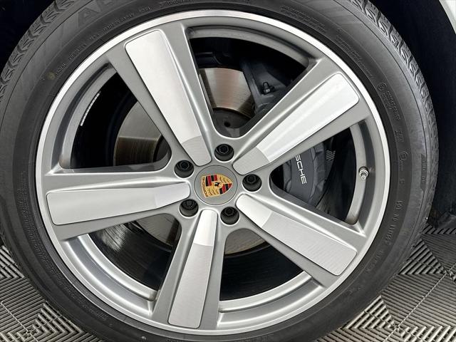 2025 Porsche Cayenne Unknown