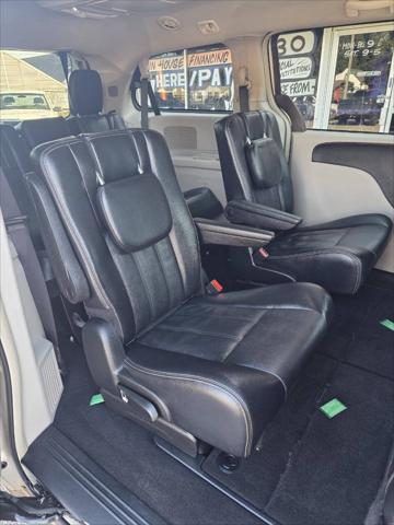 2015 Chrysler Town & Country Touring