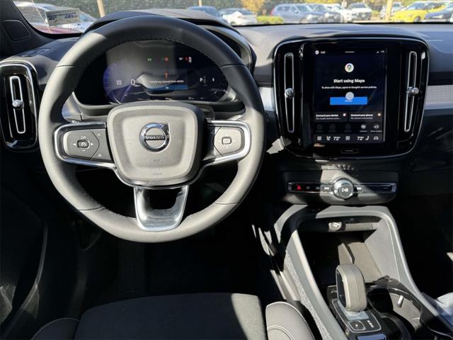2026 Volvo XC40 Black Edition Ultra, B5 AWD Gas (mild hybrid)