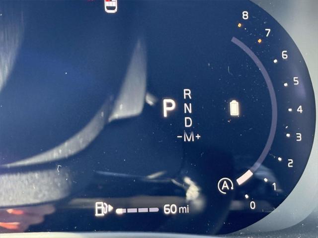 2026 Volvo XC40 Black Edition Ultra, B5 AWD Gas (mild hybrid)