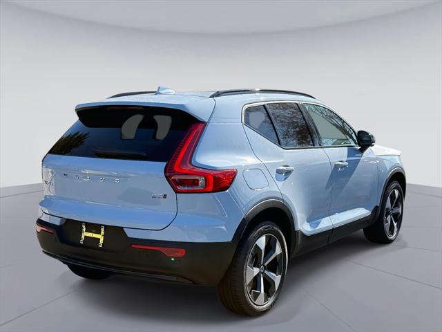 2026 Volvo XC40 B5 Plus