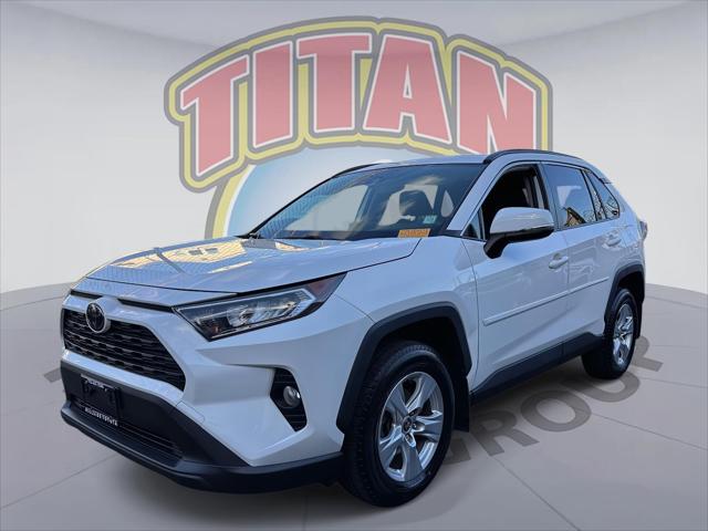 2020 Toyota RAV4 XLE [1]
