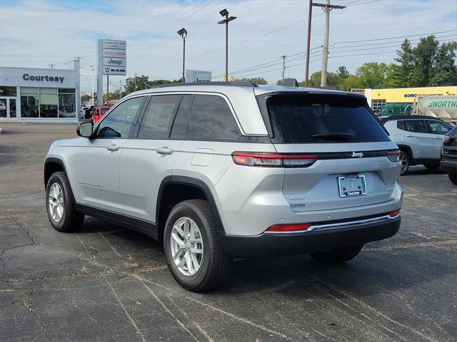 2025 Jeep Grand Cherokee GRAND CHEROKEE LAREDO X 4X4