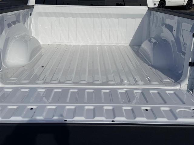 2026 Ram 1500 Tradesman Crew Cab 4x4 5'7" Box