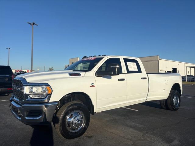 2024 RAM 3500 Tradesman Crew Cab 4x4 8 Box
