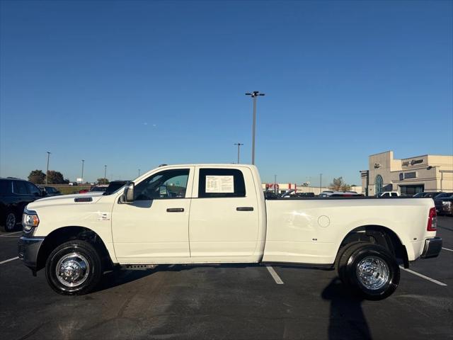 2024 RAM 3500 Tradesman Crew Cab 4x4 8 Box