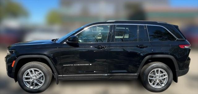 2025 Jeep Grand Cherokee GRAND CHEROKEE LAREDO X 4X4