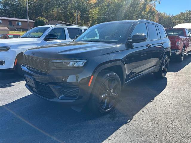 2023 Jeep Grand Cherokee Altitude 4x4 2023 Jeep Grand Cherokee Altitude 4x4