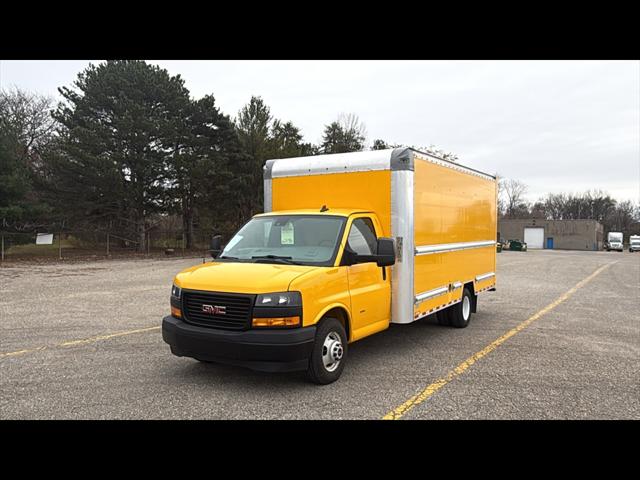 2021 GMC Savana Cutaway Work Van