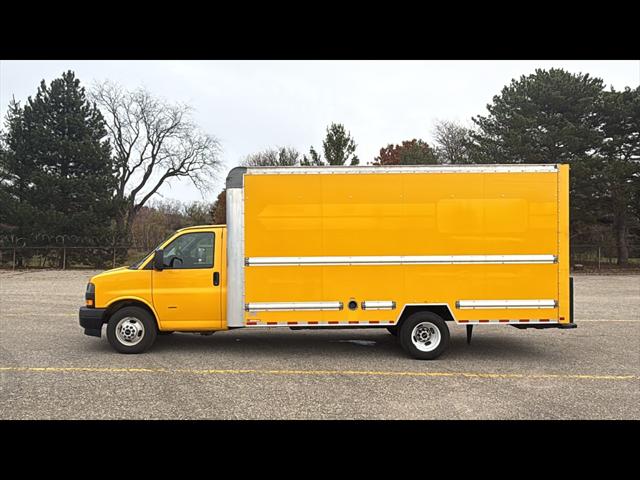 2021 GMC Savana Cutaway Work Van