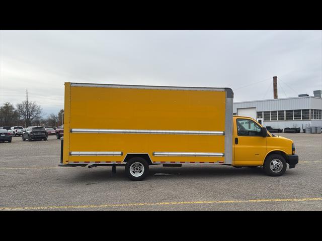 2021 GMC Savana Cutaway Work Van