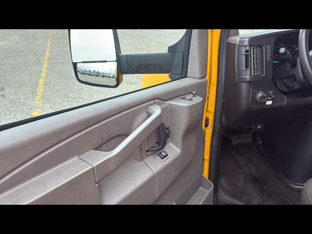 2021 GMC Savana Cutaway Work Van