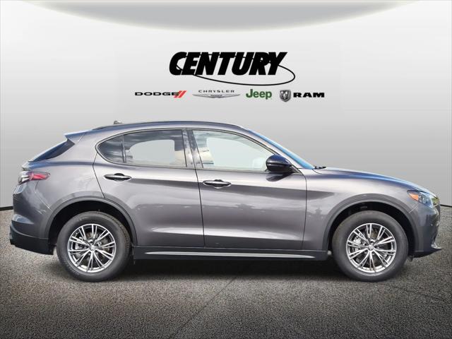 2024 Alfa Romeo Stelvio Sprint AWD 2024 Alfa Romeo Stelvio Sprint AWD