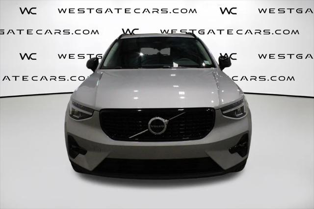 2025 Volvo XC40 B5 Plus Dark Theme