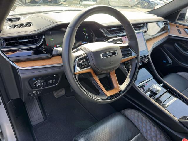 2022 Jeep Grand Cherokee 4xe Summit Reserve 4x4 2022 Jeep Grand Cherokee 4xe Summit Reserve 4x4