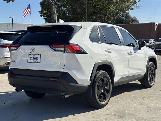 2024 Toyota RAV4 LE 2024 Toyota RAV4 LE