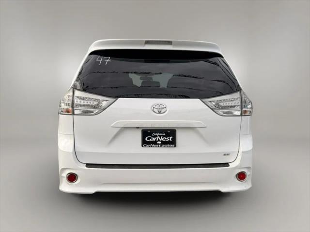 2015 Toyota Sienna SE 8 Passenger