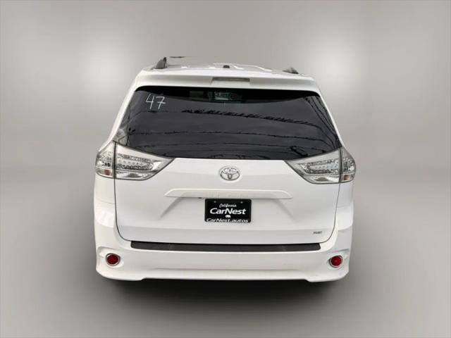 2015 Toyota Sienna SE 8 Passenger