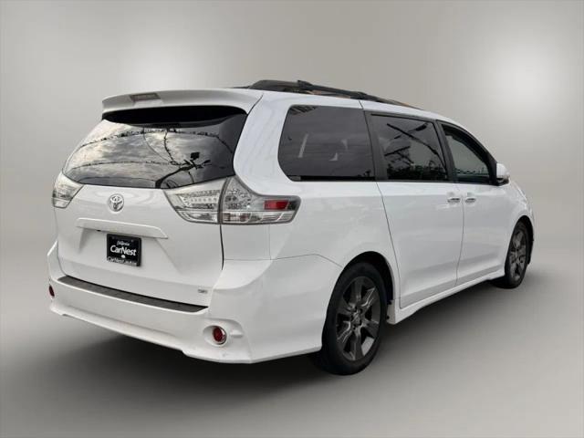 2015 Toyota Sienna SE 8 Passenger