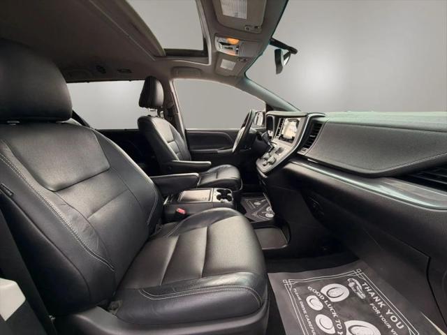 2015 Toyota Sienna SE 8 Passenger