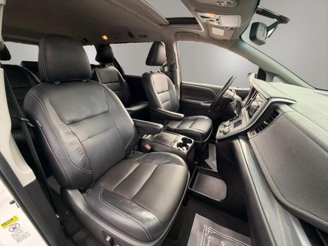 2015 Toyota Sienna SE 8 Passenger