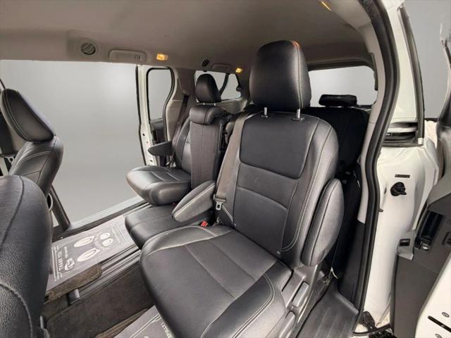 2015 Toyota Sienna SE 8 Passenger