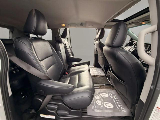 2015 Toyota Sienna SE 8 Passenger