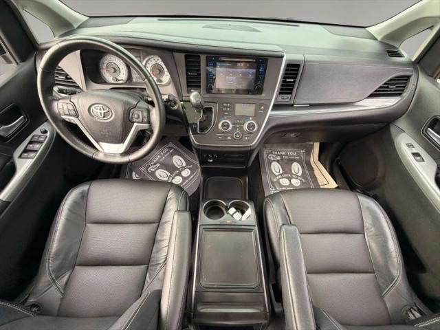 2015 Toyota Sienna SE 8 Passenger