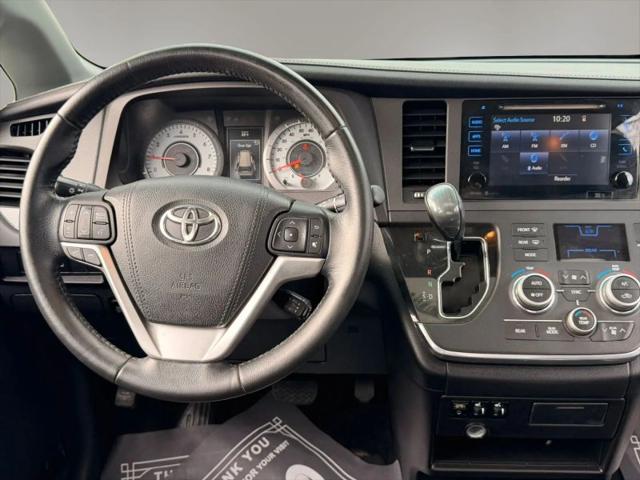 2015 Toyota Sienna SE 8 Passenger