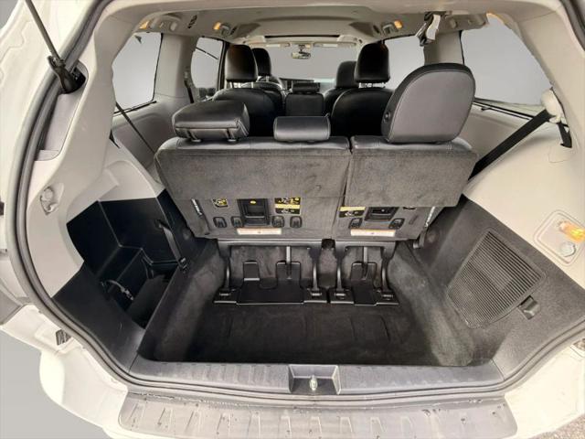 2015 Toyota Sienna SE 8 Passenger
