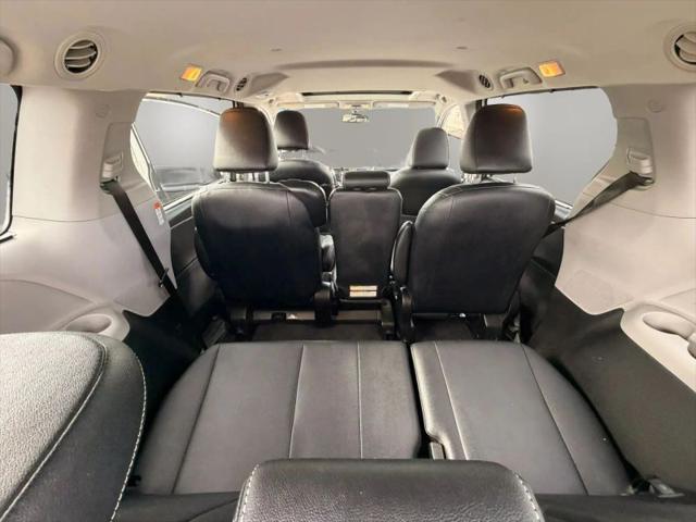 2015 Toyota Sienna SE 8 Passenger