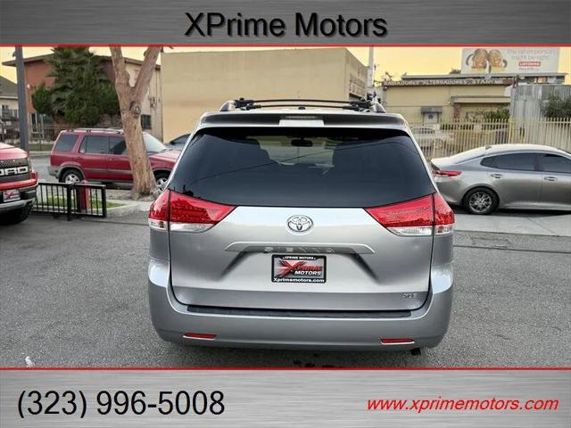 2013 Toyota Sienna XLE V6 8 Passenger